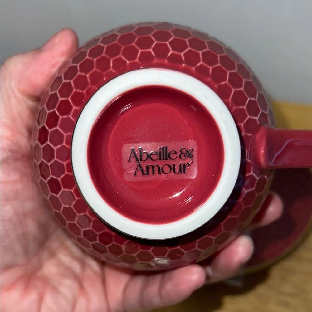Abeille & Amour Elegant Porcelain Honeycomb Teacup and Saucer Set New
